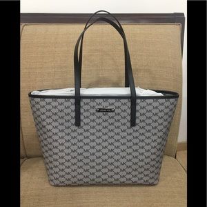 Michael Kors Emry Large Tote Black trim